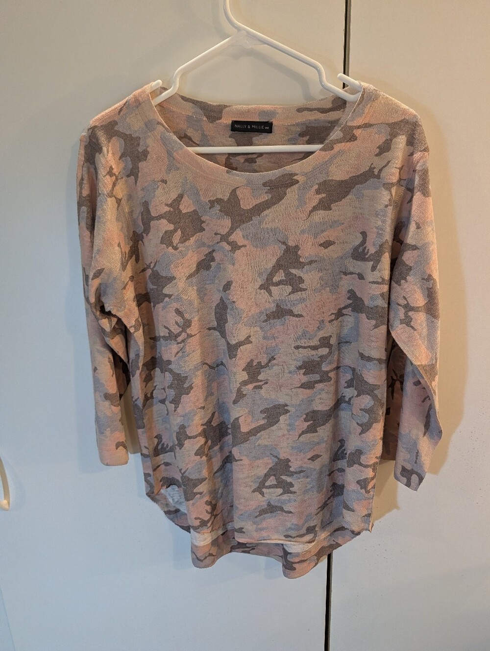 Nally & Millie Woman's L  Pink and Gray Camo Knit Pullover